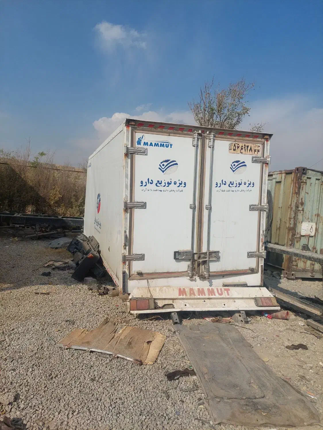 یخچال تصادفی ایسوزو۶تن باموتور|خودرو سنگین|اسلام‌شهر, شاطره|دیوار