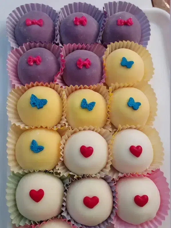 موچی نرمالو|خوردنی و آشامیدنی|اقبالیه, |دیوار