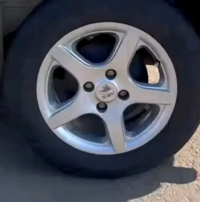 رینگ و لاستیک پژو ۲۰۷ فابریکی|قطعات یدکی و لوازم جانبی|تهران, آزادشهر|دیوار