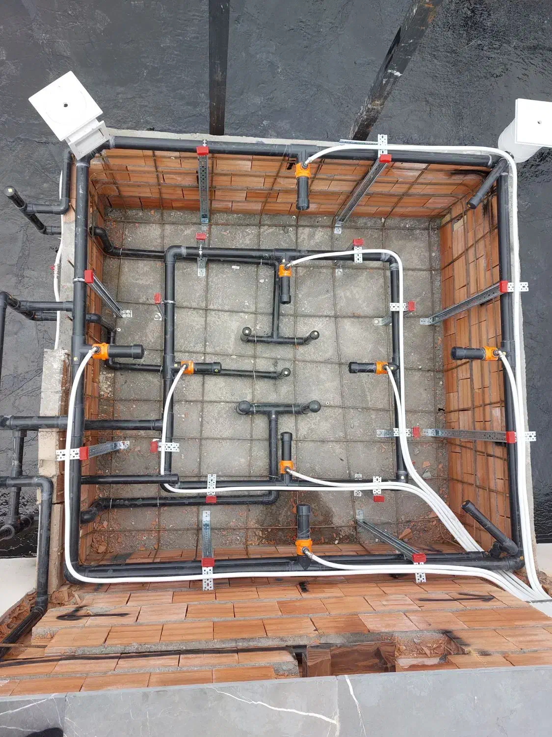 تاسیسات ساختمان. استخر جکوزی موتورخانه. کولرگازی|خدمات پیشه و مهارت|چالوس, |دیوار