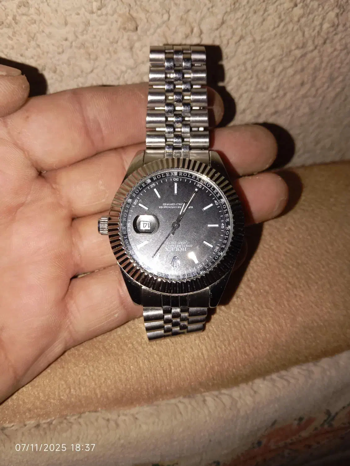 ساعت رولکس اصلی|ساعت|رباط‌کریم, رباط‌کریم|دیوار