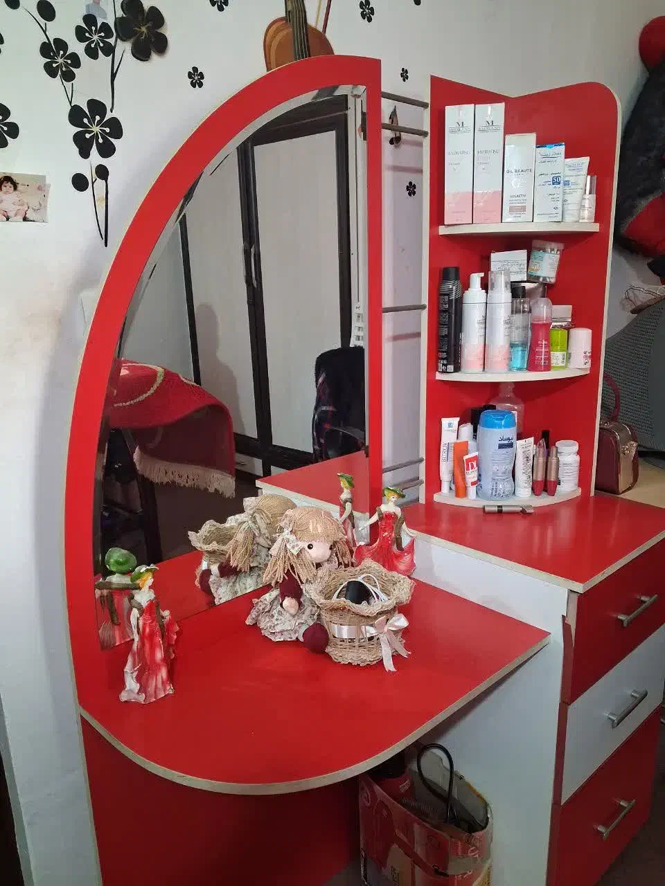 میز آرایشی|میز و صندلی غذاخوری|رشت, کوی مهر|دیوار