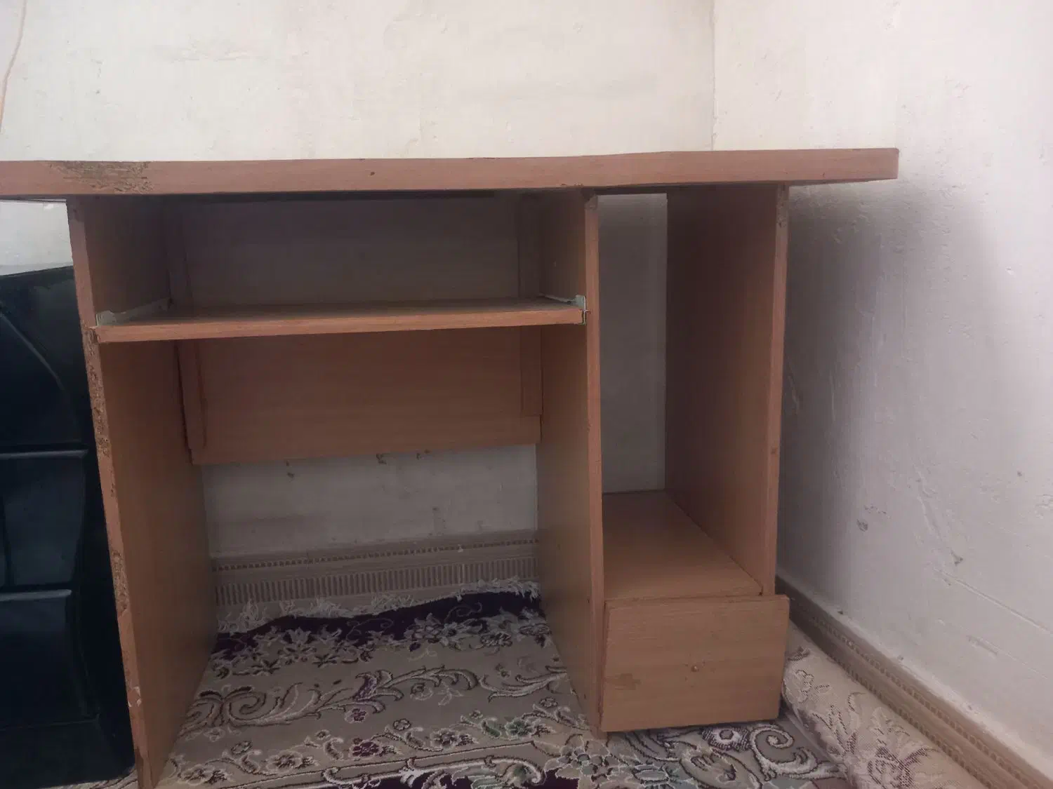 جلو مبلی و میز کامپیوتر|مبلمان خانگی و میز عسلی|الشتر, |دیوار