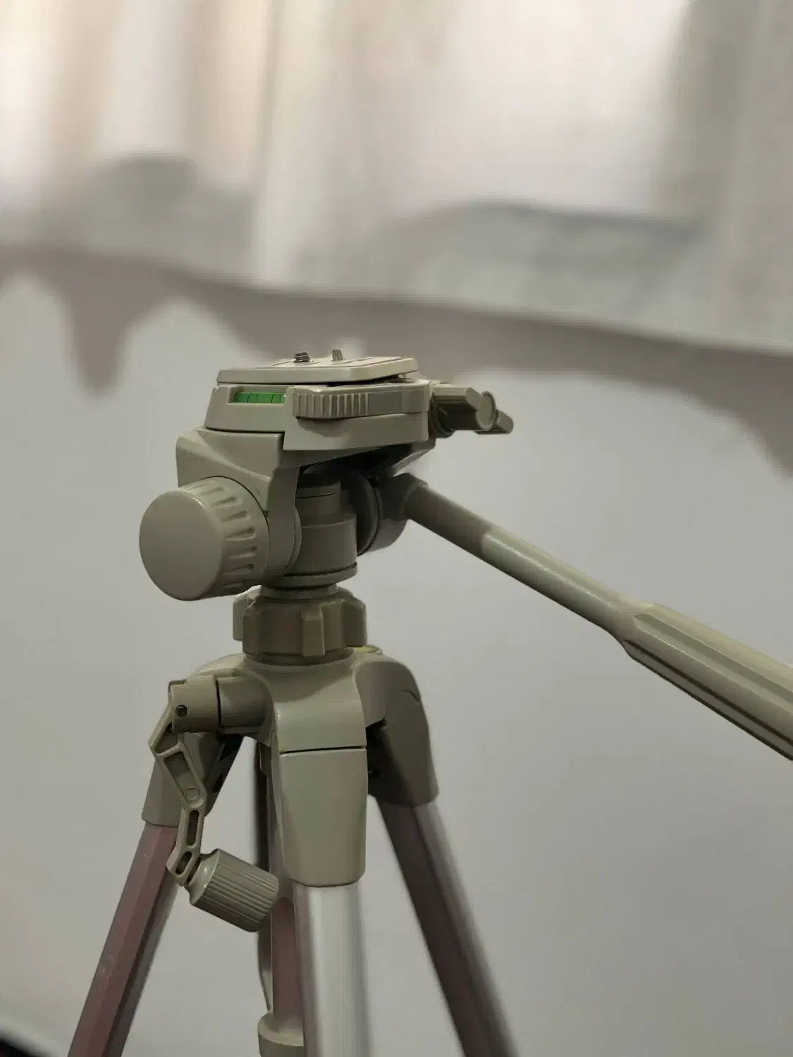 سه پایه ای دوربین عکاسی|دوربین عکاسی و فیلمبرداری|مریوان, |دیوار