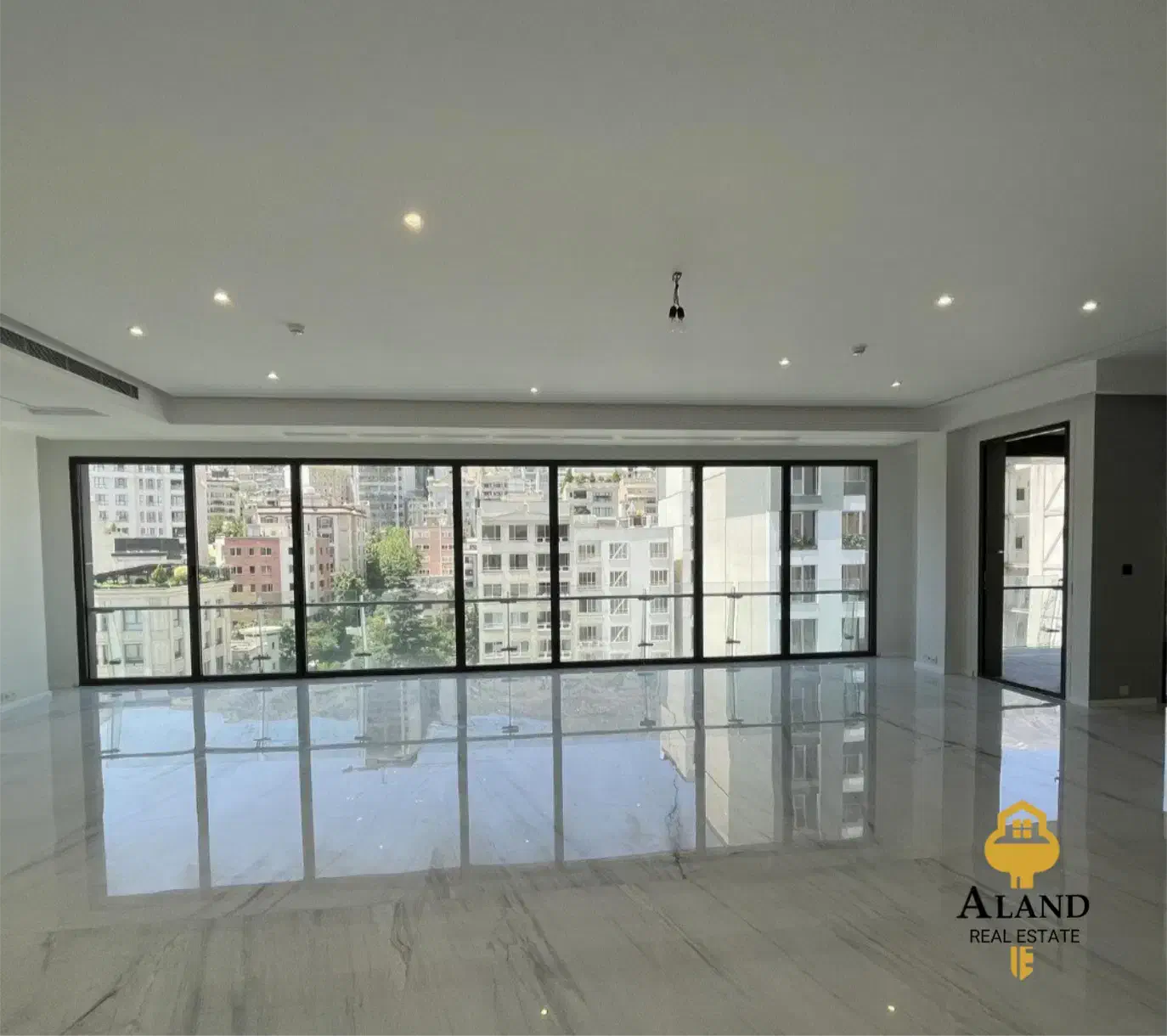 آپارتمان فول مشاعات در بهترین طبقه با بهترین قیمت|فروش آپارتمان|تهران, شهرک هما|دیوار