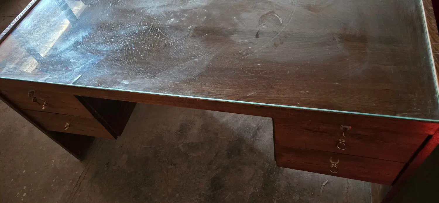 میز کار چوبی چهار کشو، میز ناهارخوری و کتابخانه|میز و صندلی غذاخوری|کهریزک, |دیوار