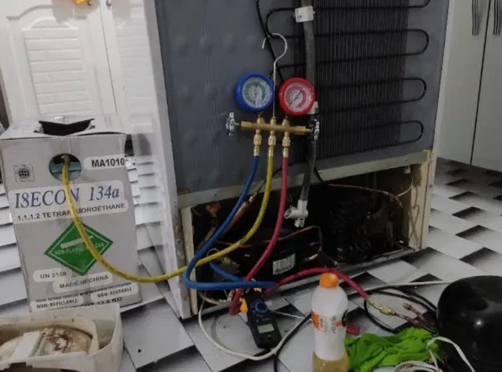 تعمیرانواع یخچال وفریزر خانگی وصنعتی با ضمانت کتبی|خدمات پیشه و مهارت|خرم‌آباد, |دیوار