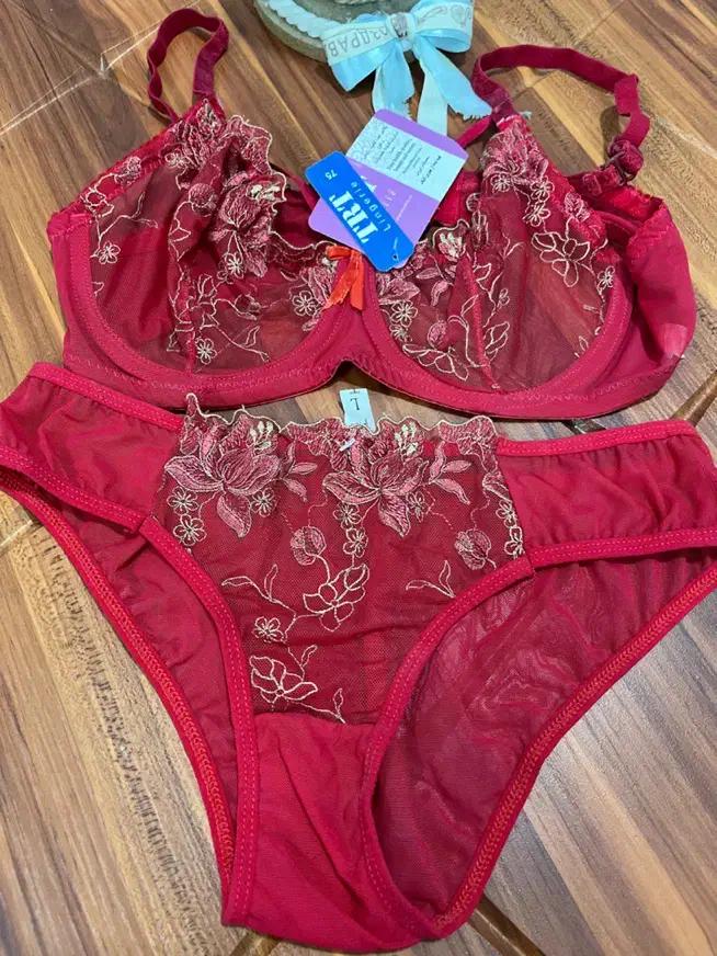 لباس زیر بادی لباس خاب سوتین..|لباس|بجنورد, |دیوار