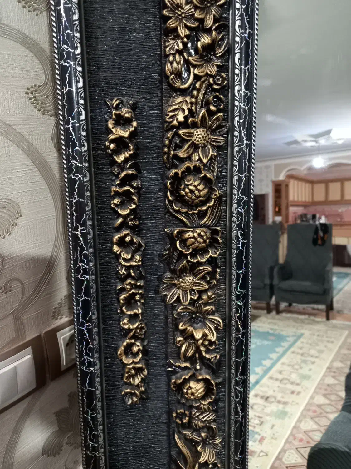 آینه|آینه|اصفهان, بهارستان|دیوار
