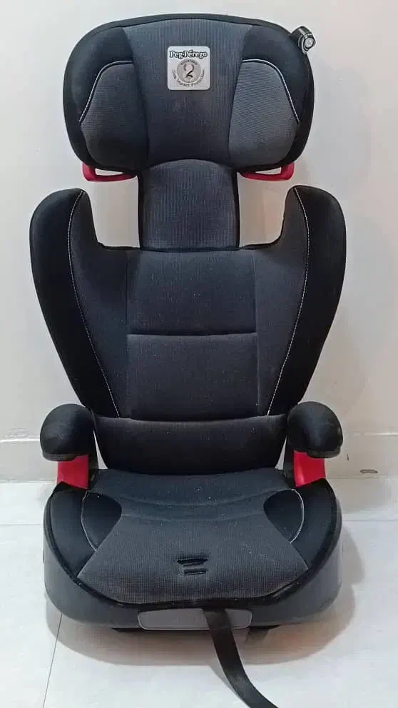 صندلی ماشین کودک peg perego|تخت و صندلی بچه|تهران, مینیسیتی (شهرک نفت)|دیوار