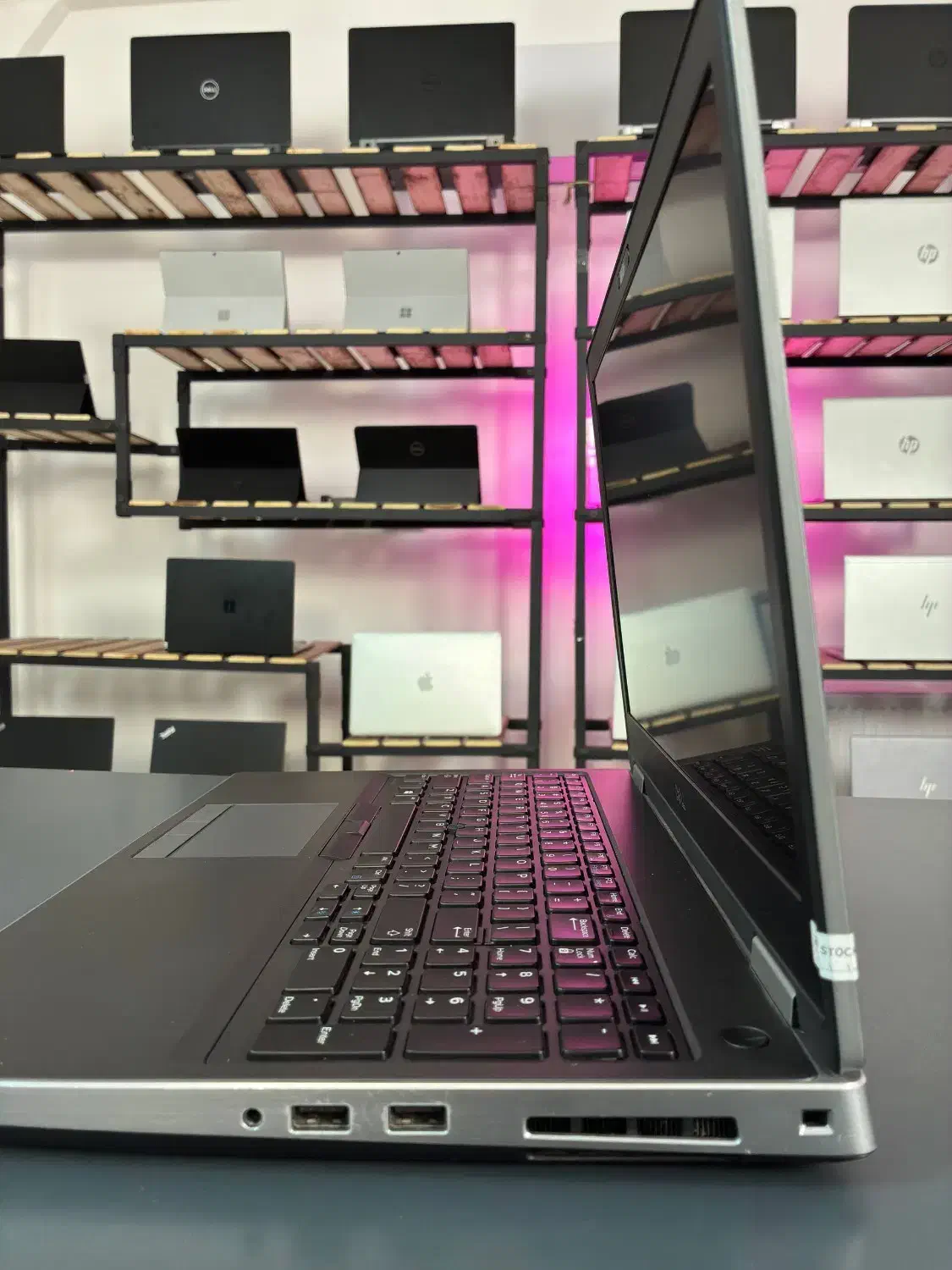 مهندسی گرافیک 6 صفحه 4K|رایانه همراه|قم, دورشهر|دیوار