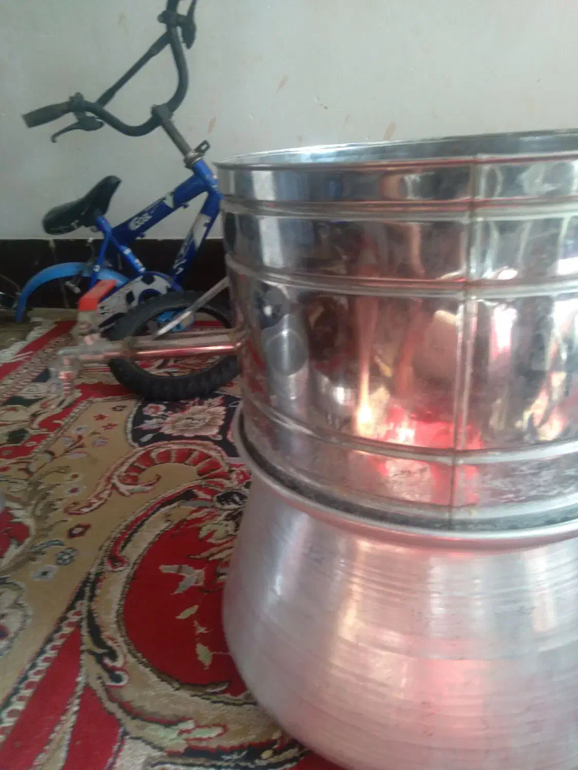 عرق گیر|ظروف پخت‌وپز|سپیدان, |دیوار