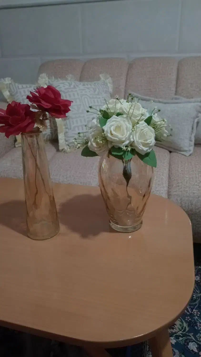 دو عدد گلدان وگل|گل مصنوعی|قم, شاد قلی|دیوار