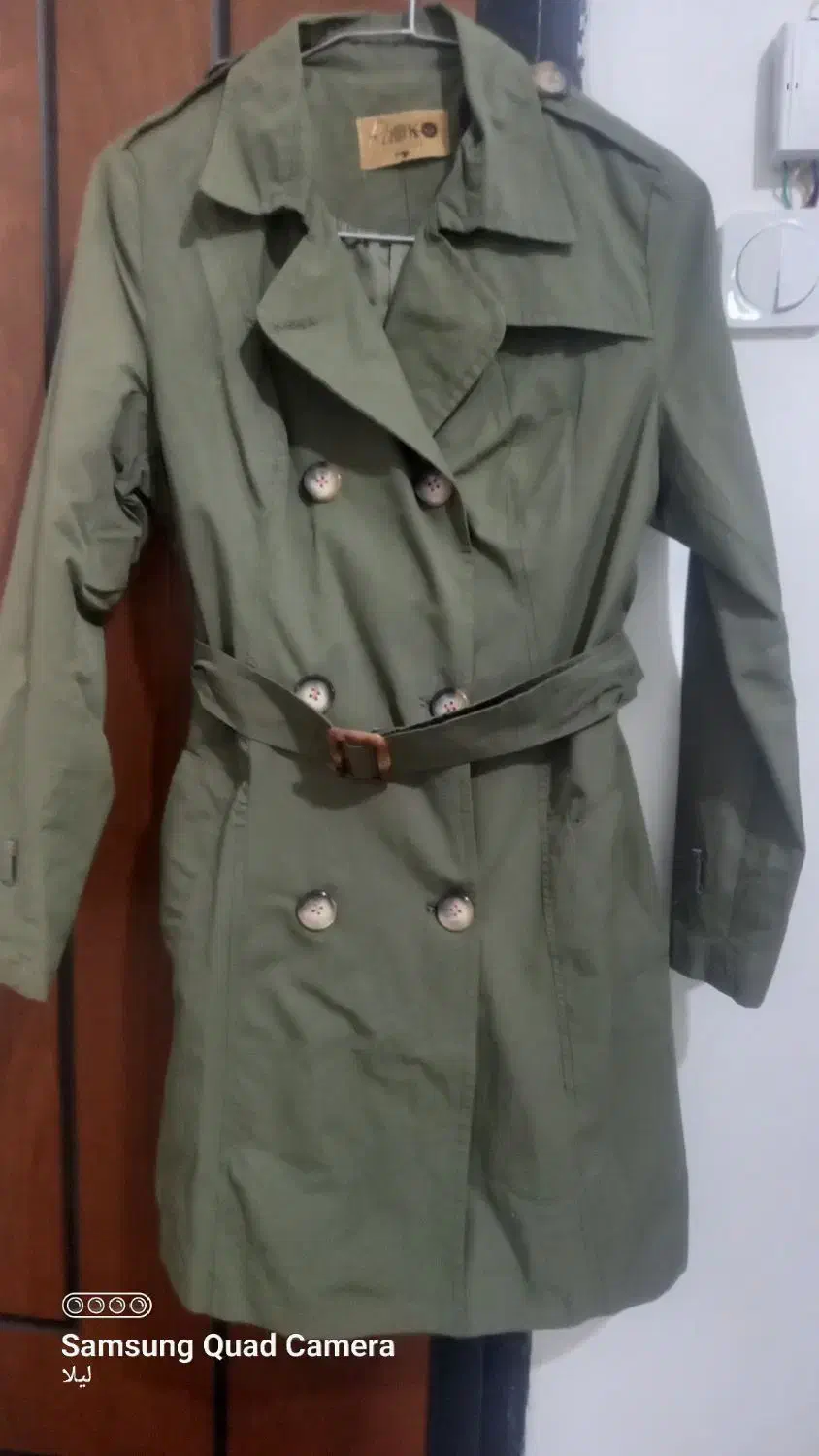 بارونی در حد نو|لباس|الشتر, |دیوار