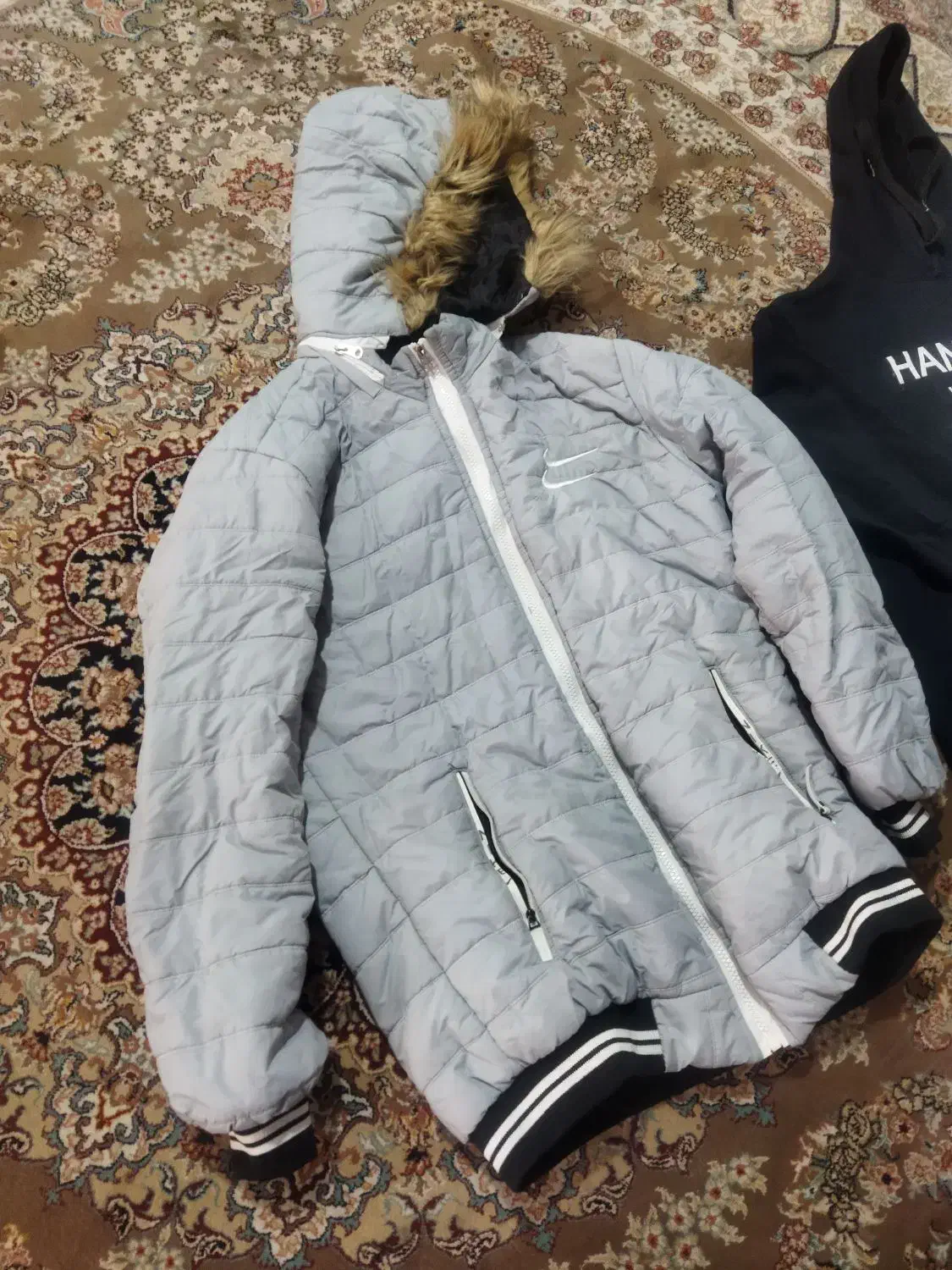 کاپشن|لباس|خرمآباد, |دیوار