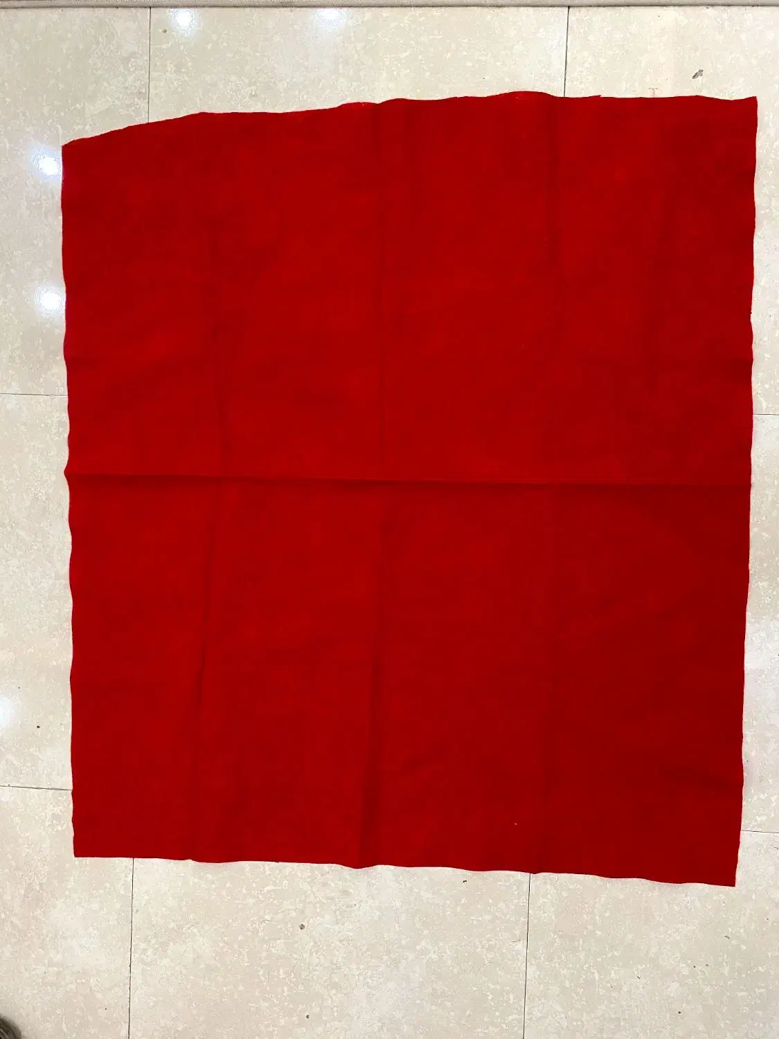 پارچه نمدی قرمز|لوازم خیاطی و بافتنی|قم, زنبیل آباد|دیوار