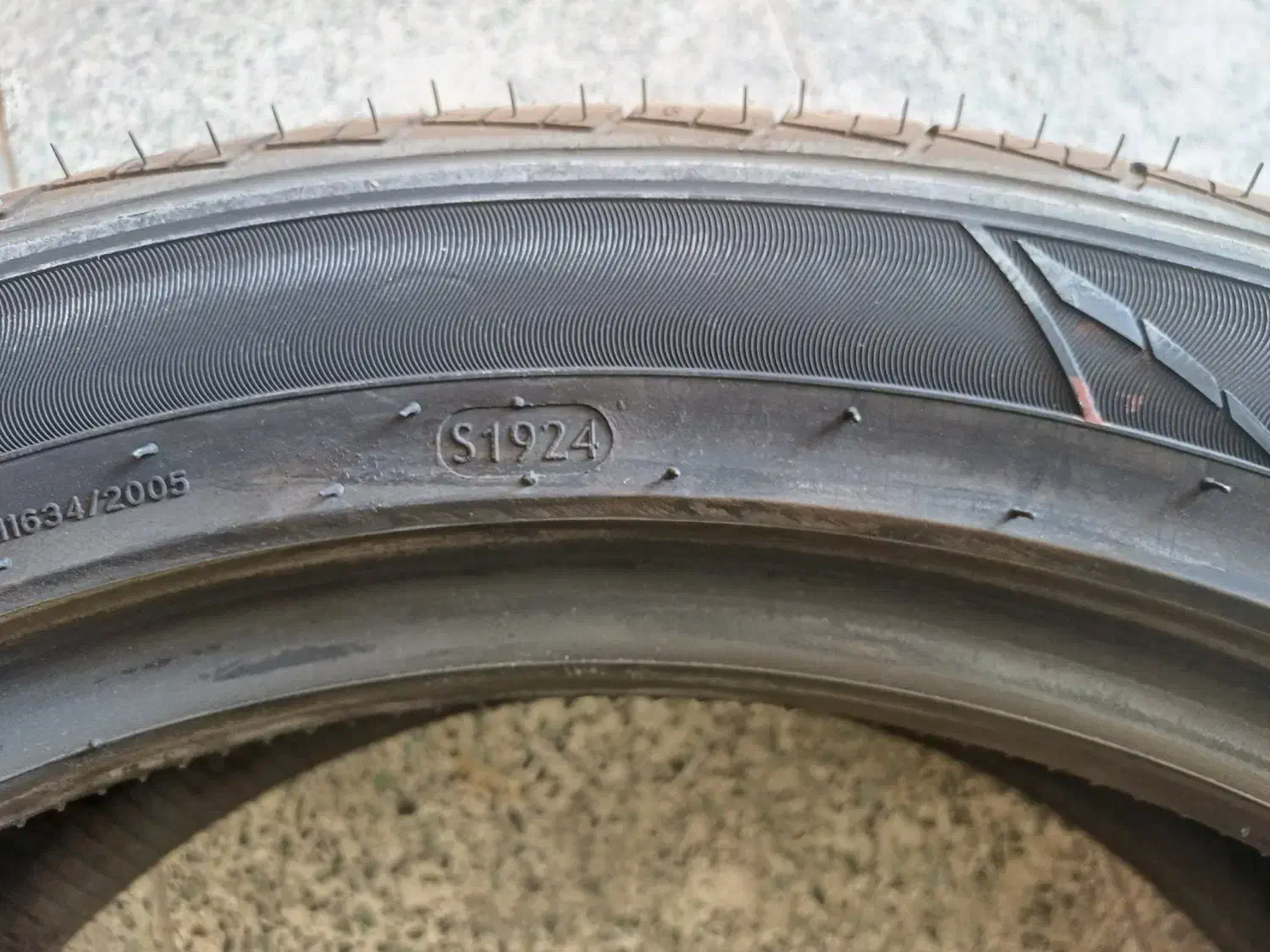 لاستیک بارز۲۲۵۴۵۱۸|قطعات یدکی و لوازم جانبی|خمینی‌شهر, |دیوار