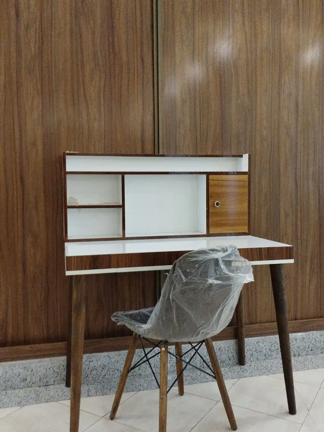 میز تحریر پایه مخروطی|میز تحریر و کامپیوتر|اصفهان, طاحونه|دیوار