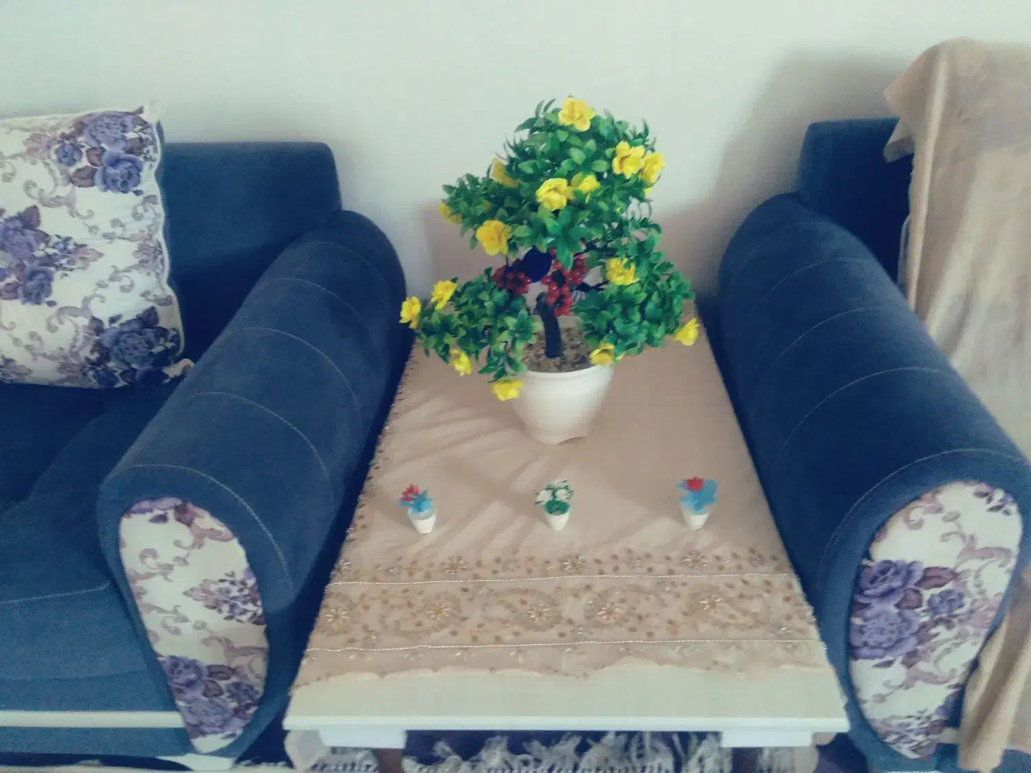 یک دست مبل هفته نفر با سه عدد میز چوبی|مبلمان خانگی و میز عسلی|گل تپه, |دیوار