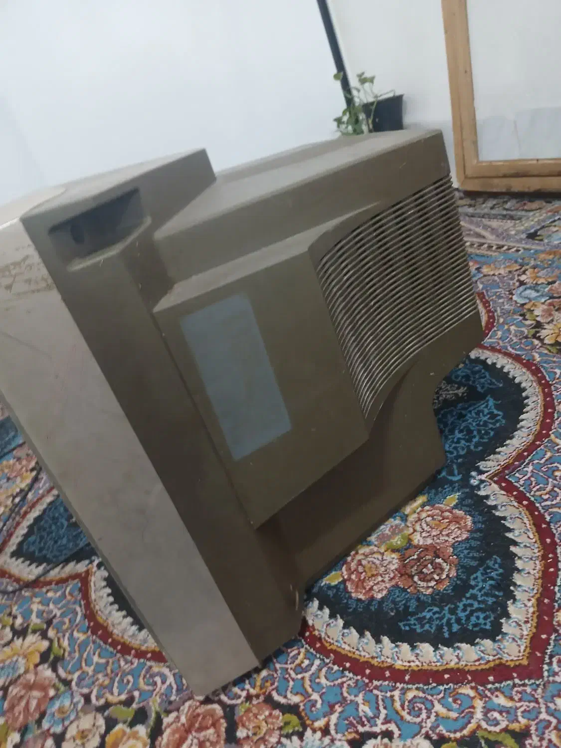 لوازم خانه ،میز تلویزیون ،تلویزیون|تلویزیون و پروژکتور|رشت, دیانتی|دیوار