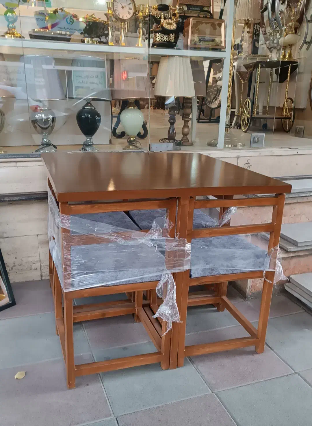 میز غذا خوری کمجا|میز و صندلی غذاخوری|هشتگرد, شهرک ولیعصر (مصلی)|دیوار