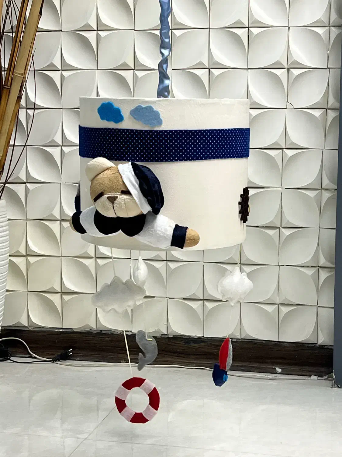 لوستر خرس کاپیتان|لوستر و چراغ آویز|مشکین‌دشت, |دیوار