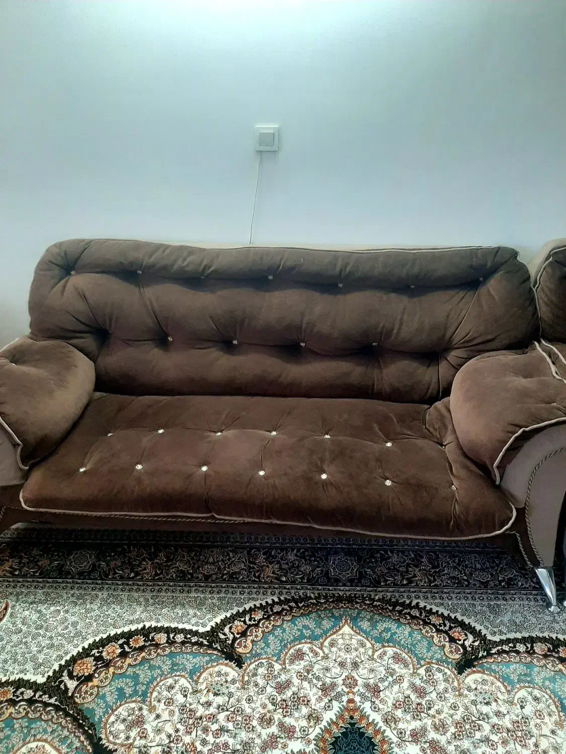 راحتی ۷ نفره سالم و بدون زدگی پارگی|مبلمان خانگی و میز عسلی|قائم‌شهر, |دیوار