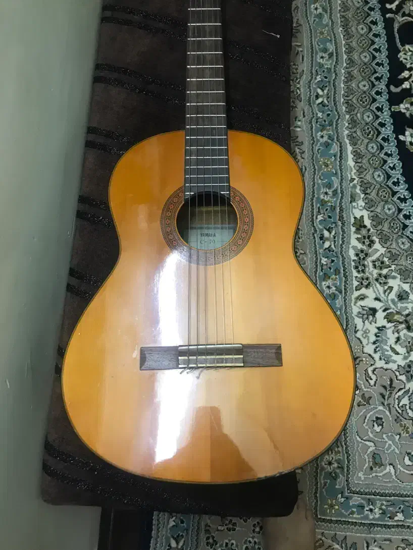 گیتار یاماها c70|گیتار، بیس، امپلیفایر|گنبد کاووس, |دیوار