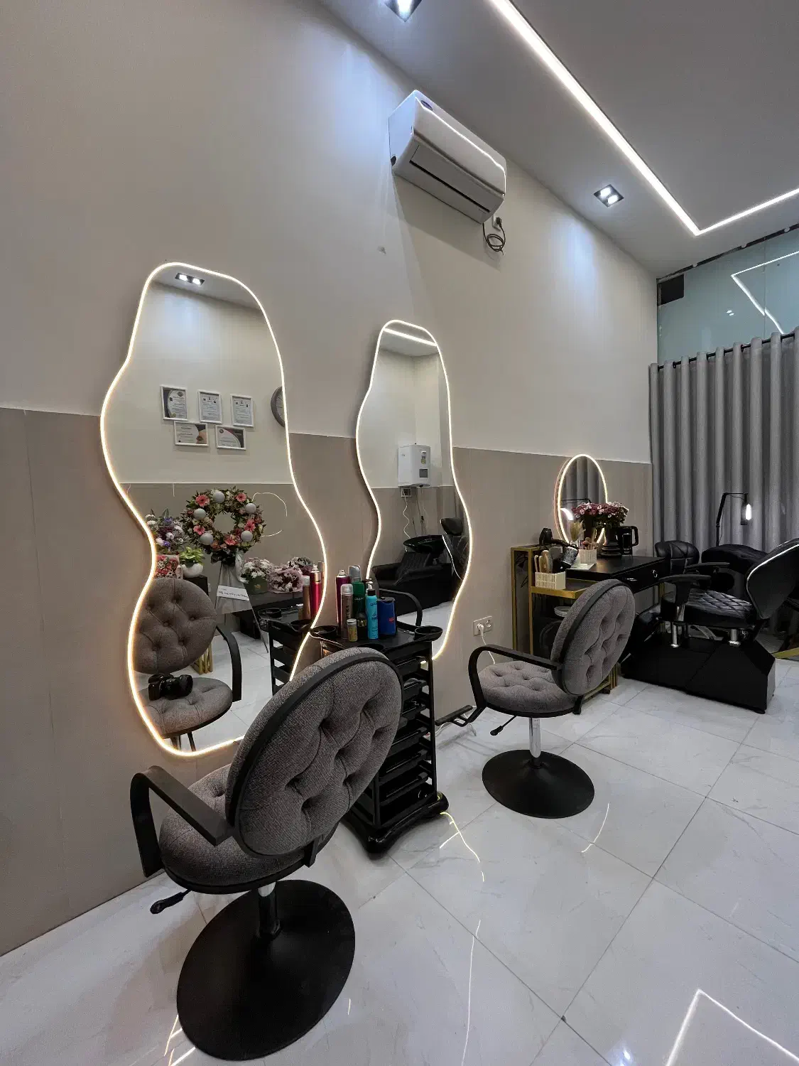 فروش وسیله های کلی سالن زیبایی|فروشگاه و مغازه|رشت, منظریه|دیوار