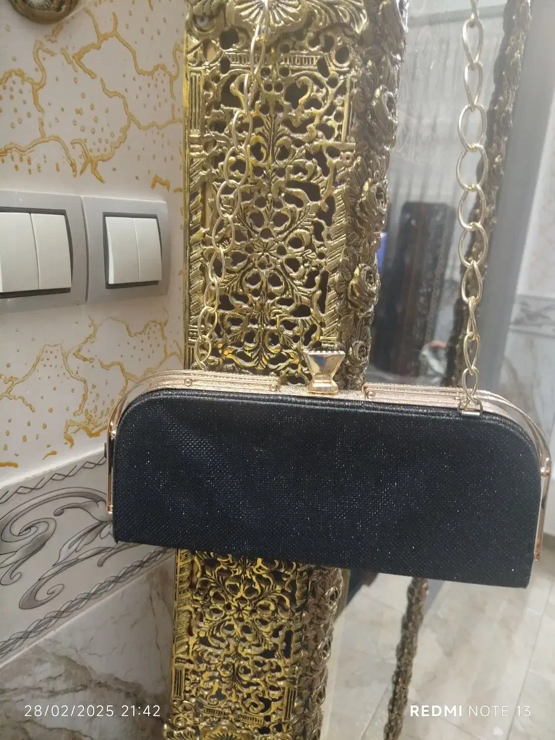 مقداری وسایل|لباس|زنجان, |دیوار