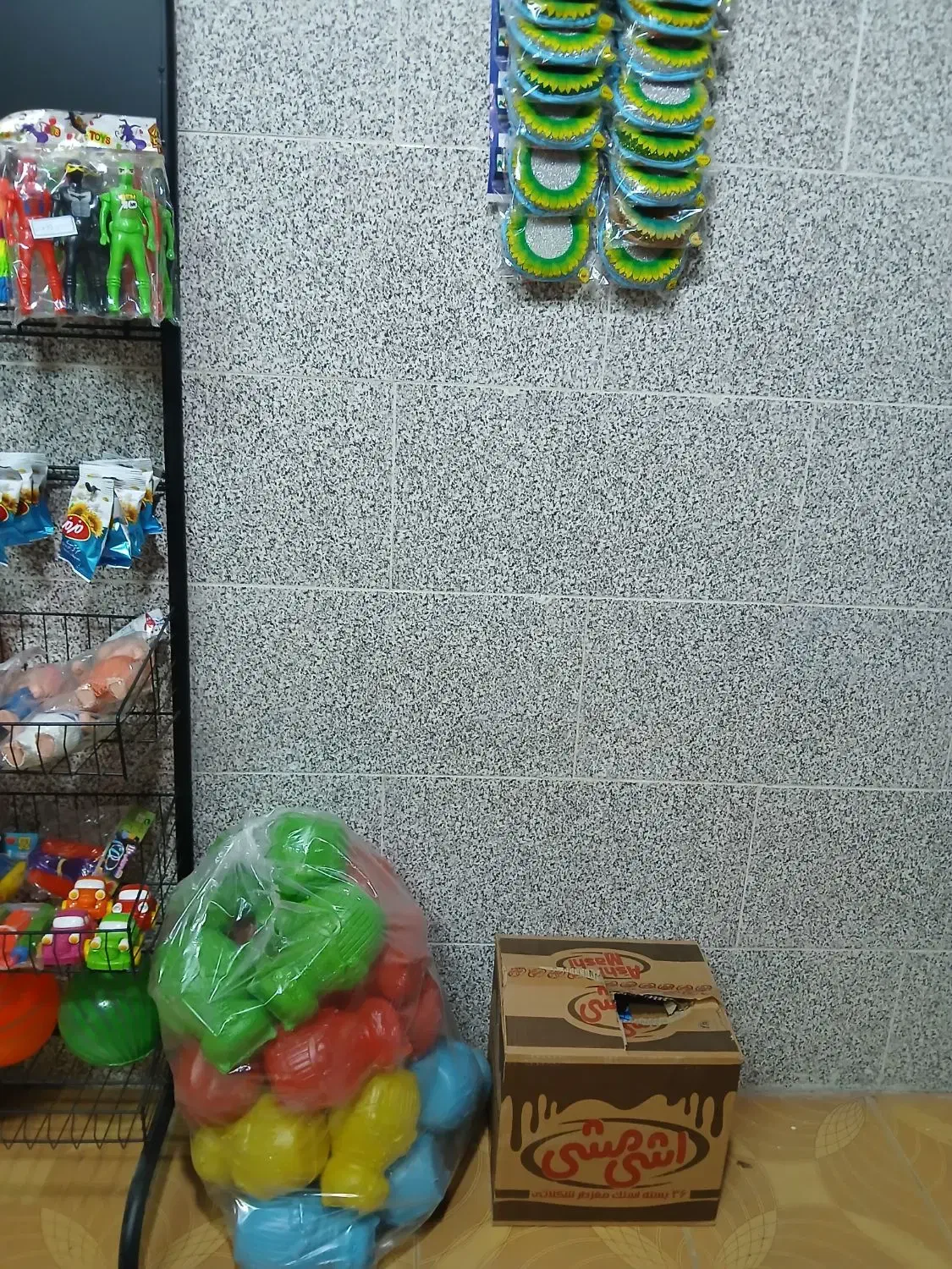 فروش فوری فوری تنقلات 55 ملیون|اجارهٔ مغازه و غرفه|قم, شهرک فاطمیه|دیوار