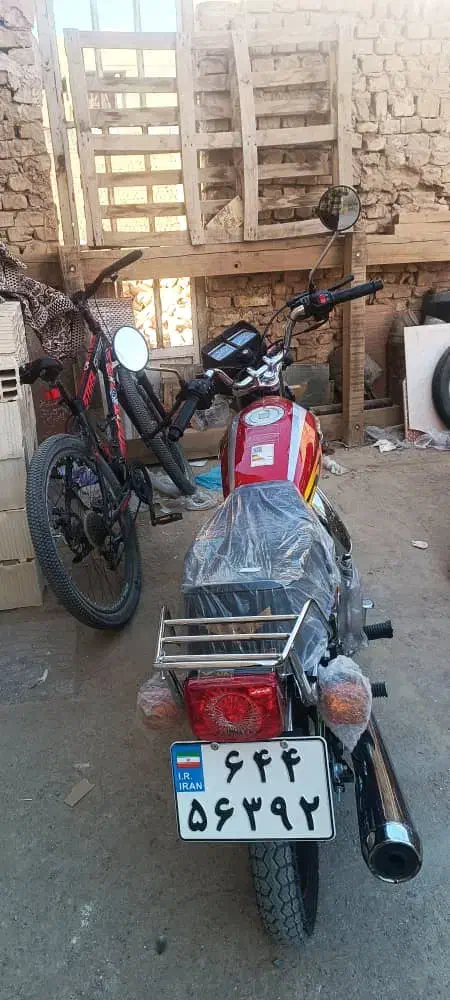 هوندا150|موتورسیکلت|زارچ, |دیوار