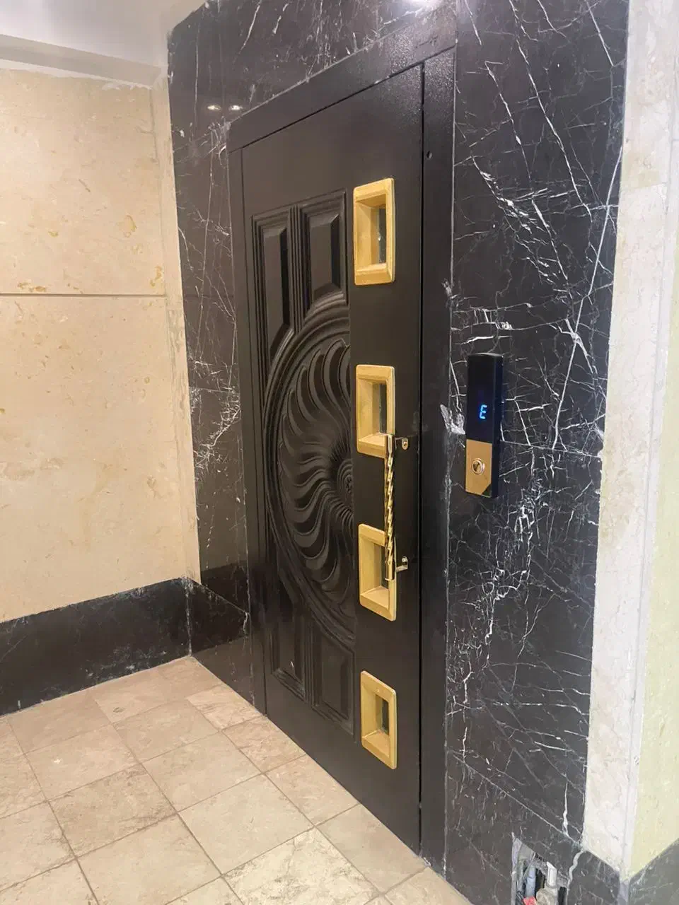 ۴طبقه ۷۲متری نوساز آذربایجان (آزادی)