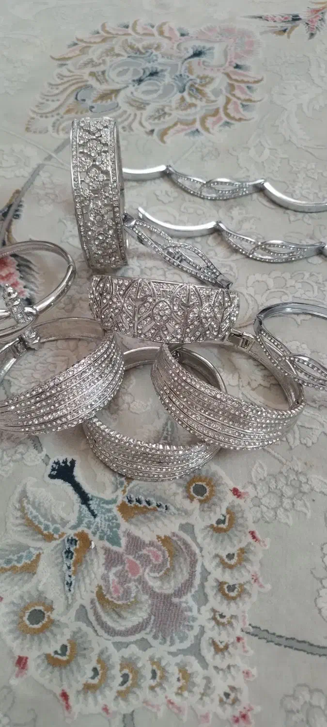 النگو دستبند نگین دار درجه یک نو|زیورآلات و اکسسوری|ری, هاشمآباد|دیوار