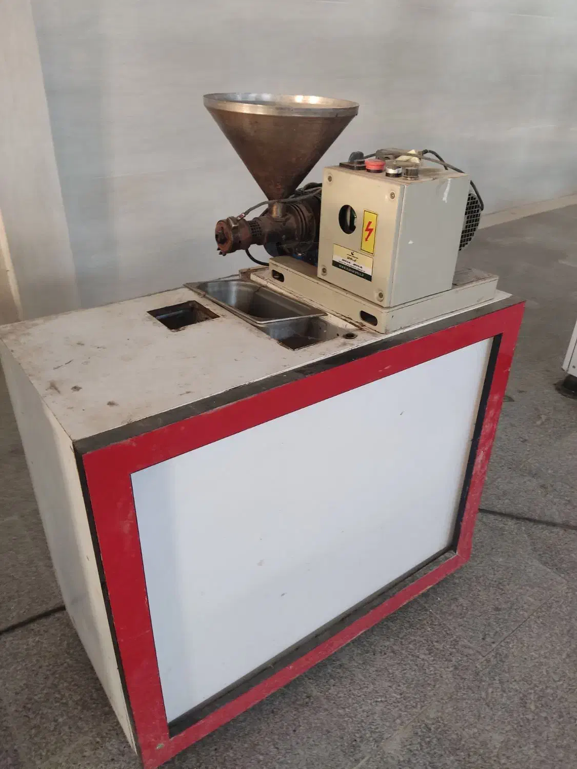 دستگاه روغن گیری(kk8)ni8|ماشینآلات صنعتی|تهران, باغ فردوس|دیوار