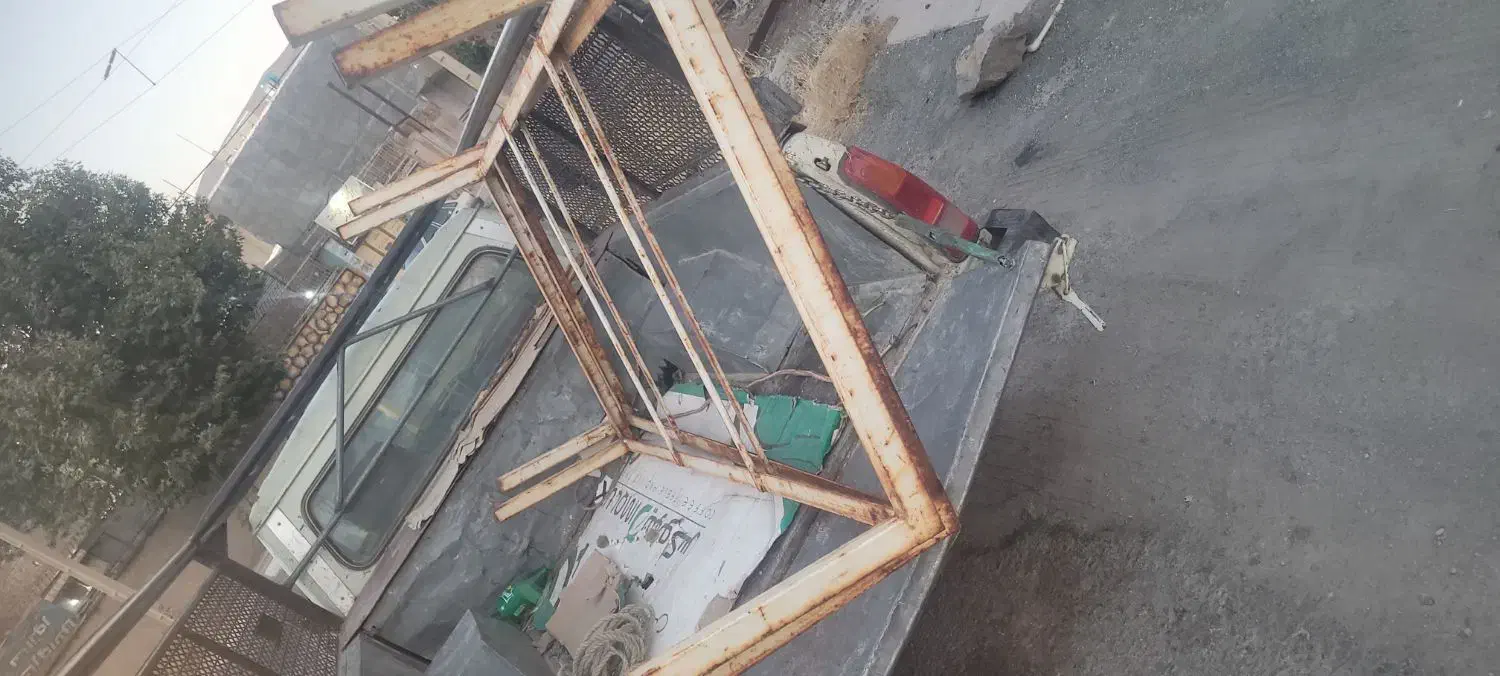 تخت|صندلی و نیمکت|صحنه, |دیوار