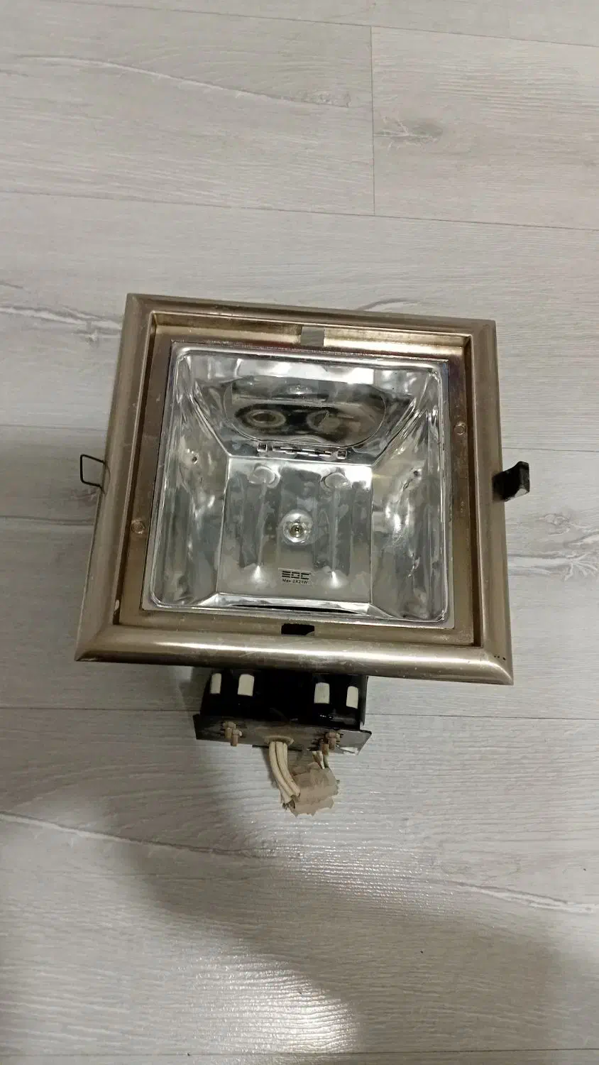 قاب‌لامپ‌توکار‌وهالوژن|لامپ و چراغ|مشکین‌دشت, |دیوار