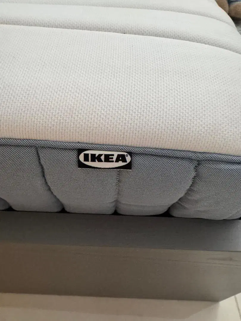تخت خواب خارجی همراه با تشک برند ایکیا|تخت و سرویس خواب|پردیس, فاز ۱|دیوار