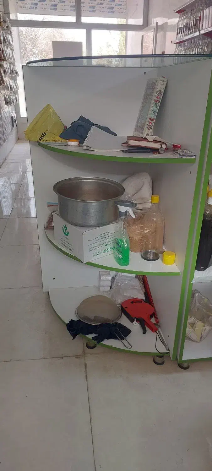 فروش ویترین مغازه 7 عدد|فروشگاه و مغازه|یزد, |دیوار