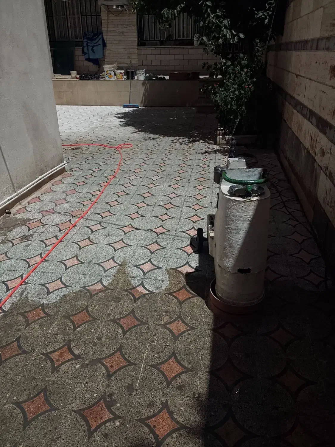 کفسابی سنگ موزائیک سرامیک بتن|خدمات نظافت|الیگودرز, |دیوار