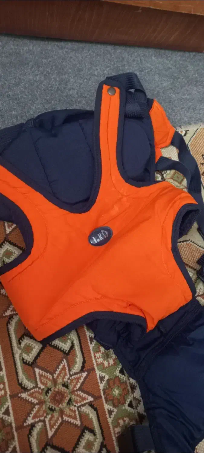 دو عدد کریر و یک اغوش بند|کالسکه و لوازم جانبی|سنندج, |دیوار