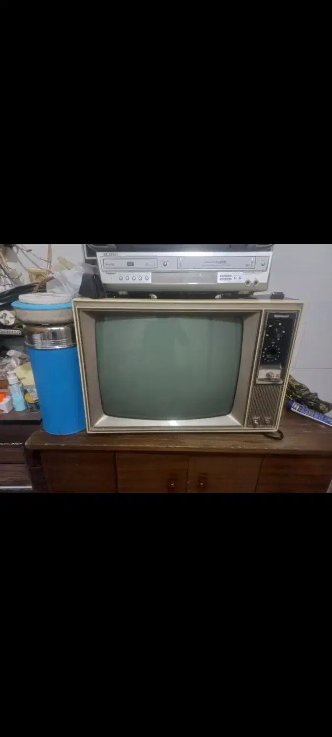 تلویزیون کمدی عتیقه|تلویزیون و پروژکتور|سیرجان, |دیوار