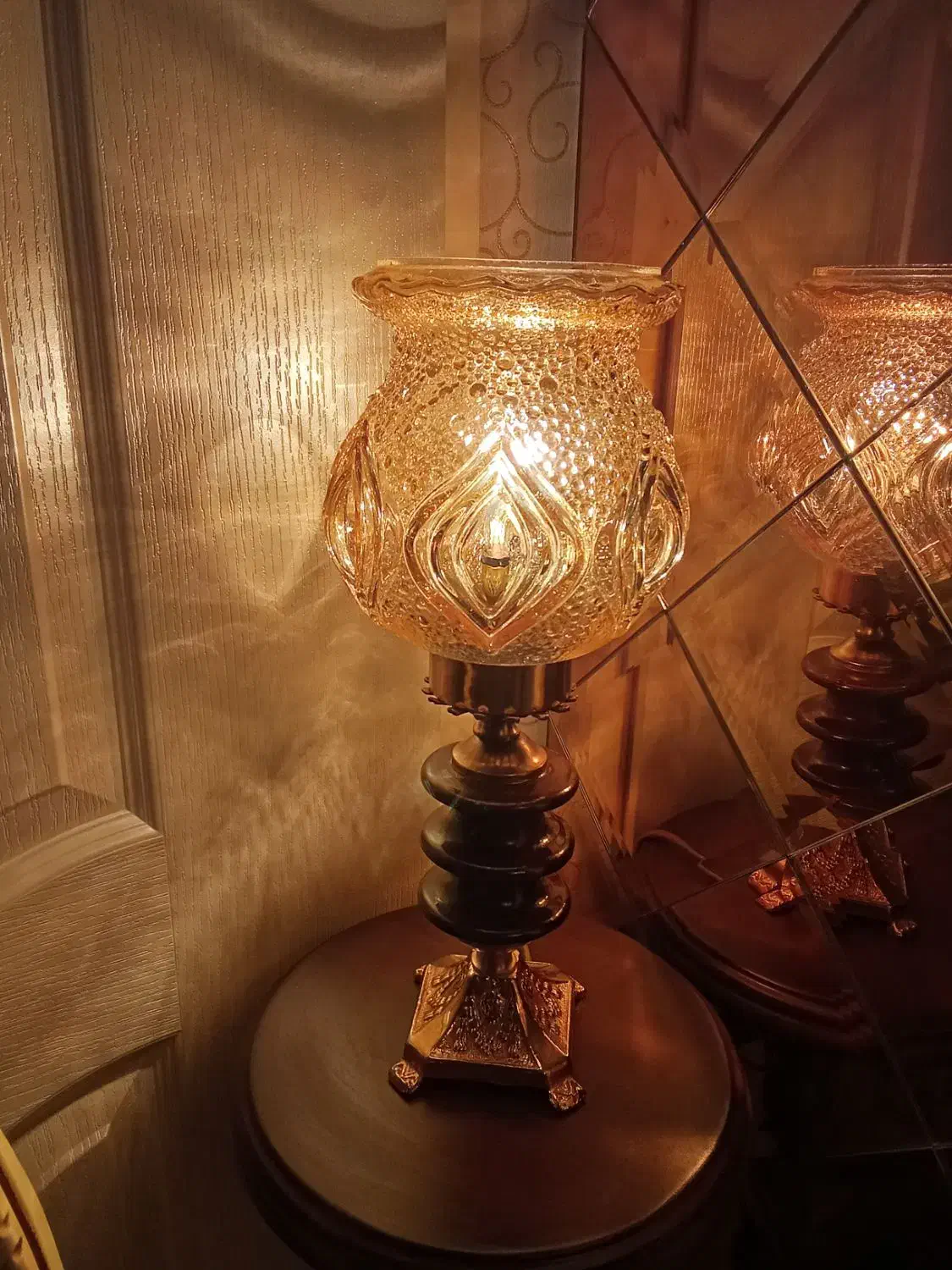 چراغ برنز قدیمی|کلکسیون اشیاء عتیقه|تبریز, |دیوار