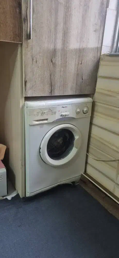 ماشین لباسشویی آبسال|ماشین لباسشویی و خشک‌کن لباس|رشت, استقامت ۱|دیوار
