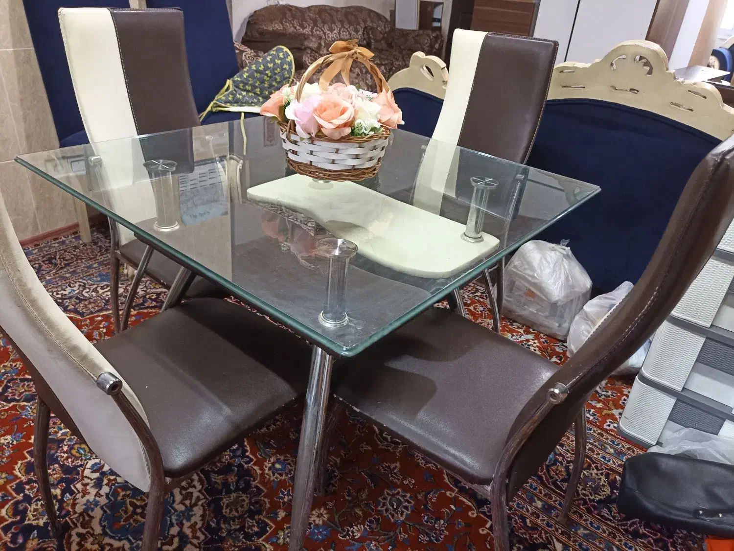 میز ناهارخوری چهارنفره|میز و صندلی غذاخوری|نور, |دیوار