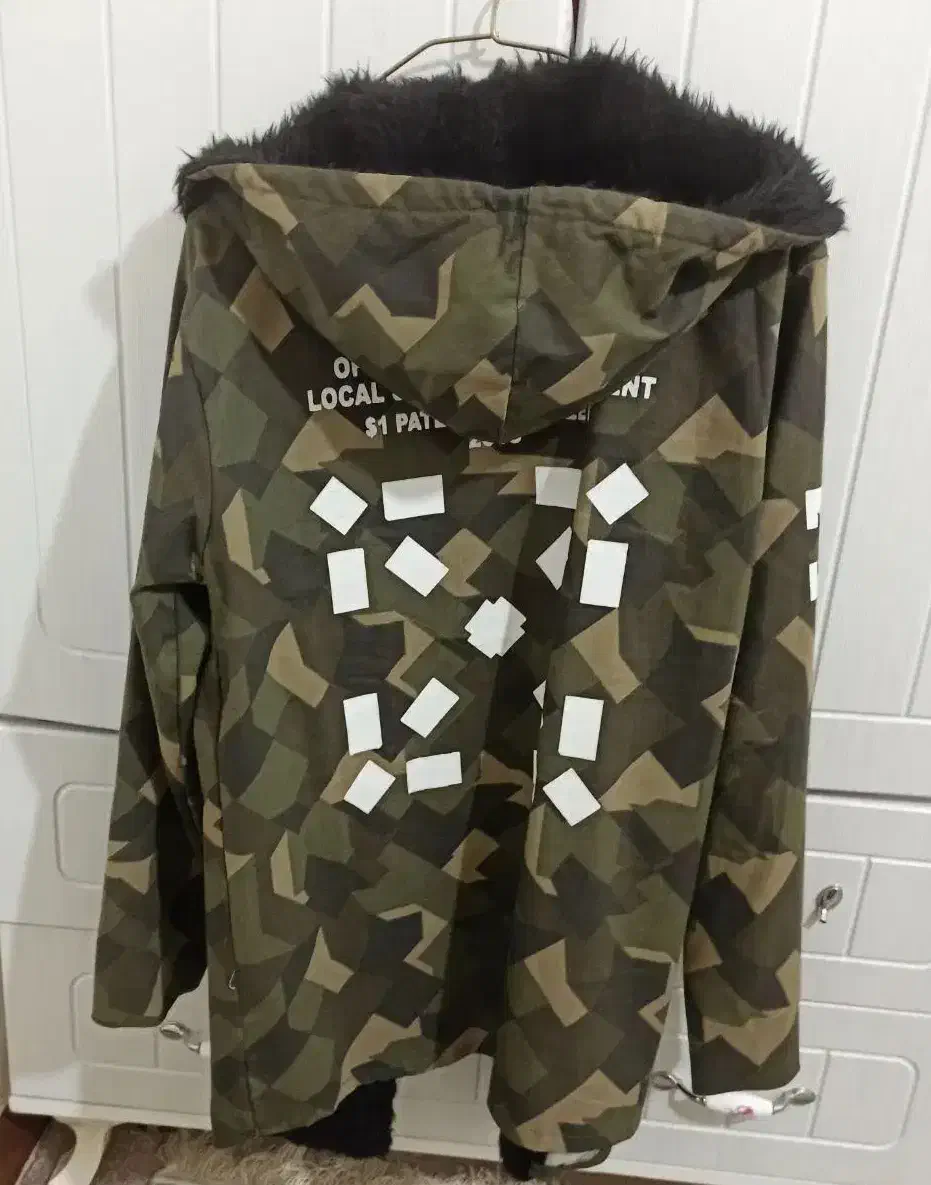 لباس|لباس|شازند, |دیوار