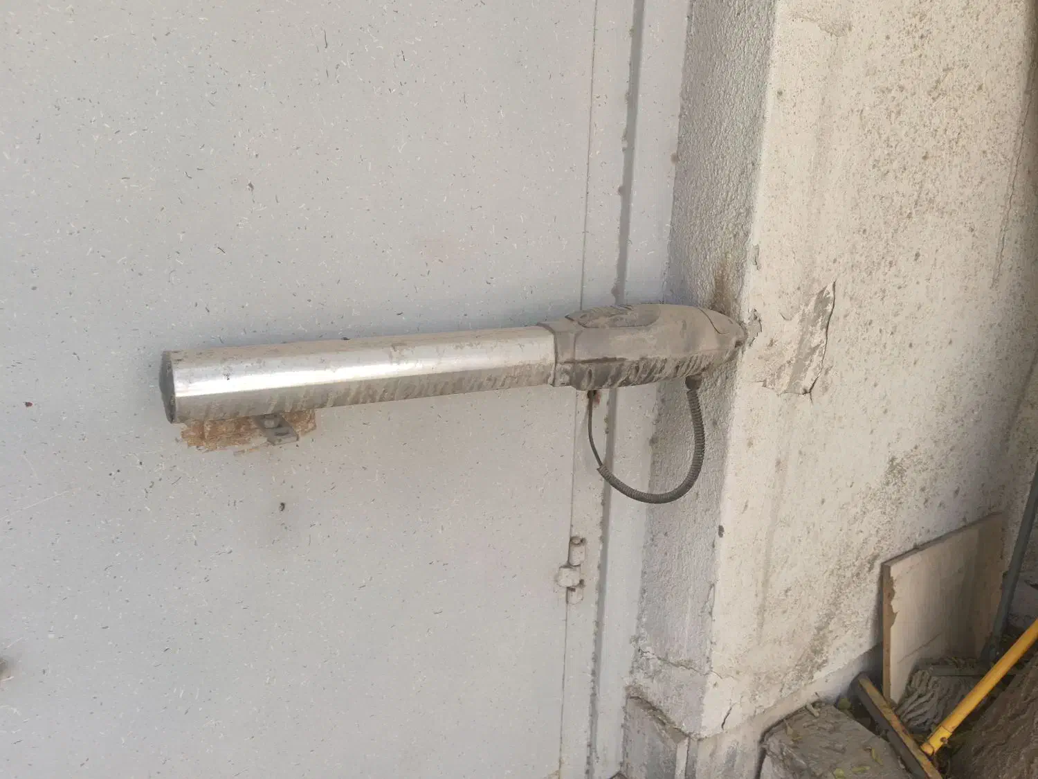 دو عدد جک درب پارکینگی سالم کاما و بی اف تی ایتالی|مصالح و تجهیزات ساختمان|مشهد, چهارچشمه|دیوار