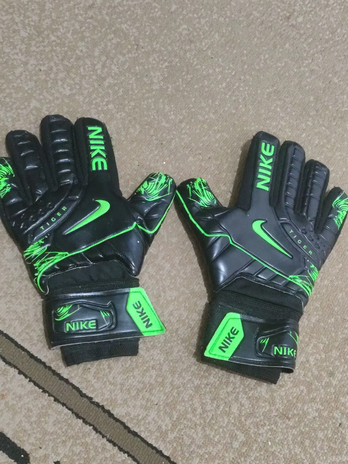 دستکش دروازبانی حرفهای نایک سایز 10|تجهیزات ورزشی|رشت, سعدی (تختی)|دیوار