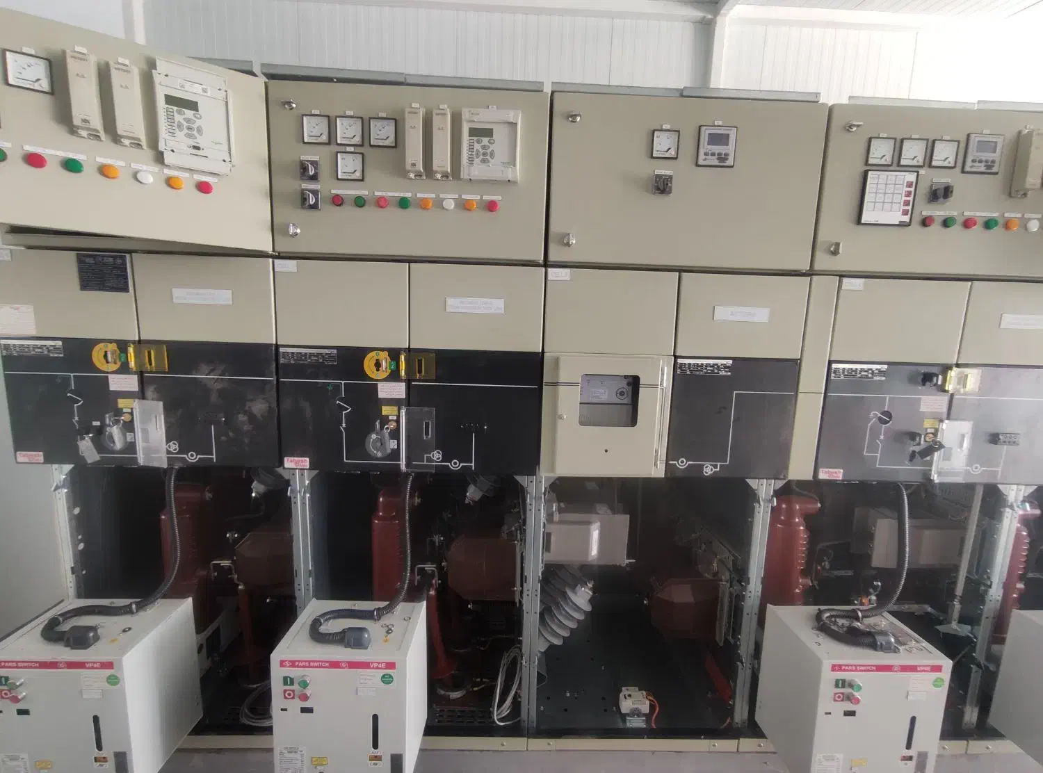 برق کار صنعتی و ساختمانی|خدمات پیشه و مهارت|شوشتر, |دیوار