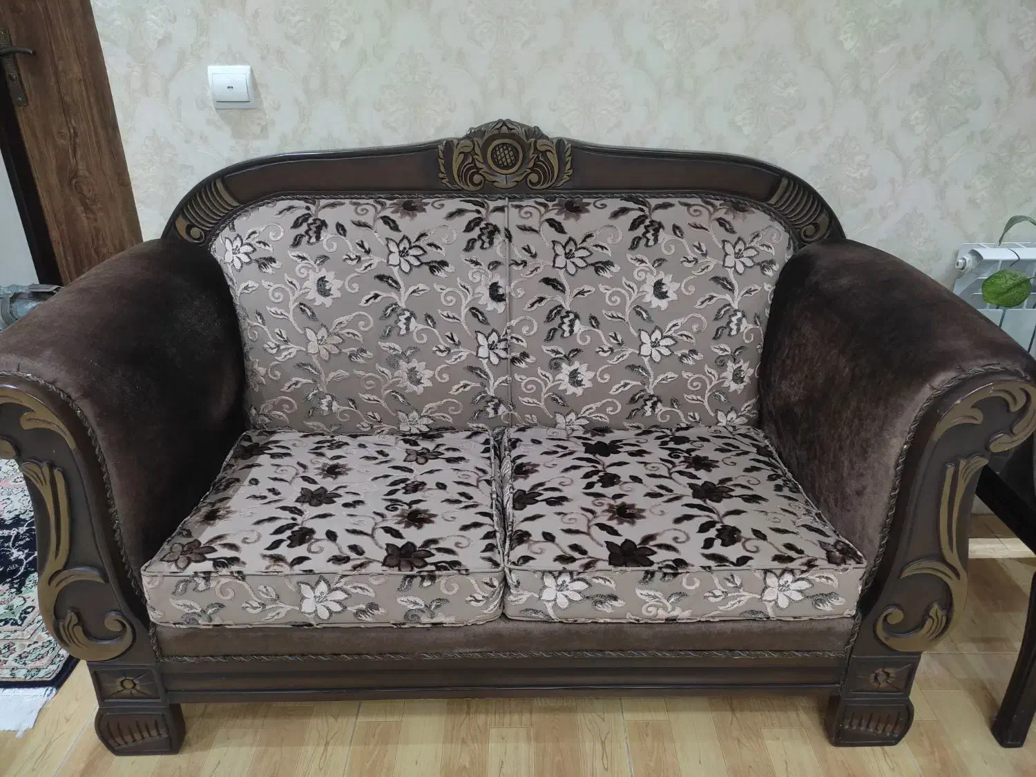 مبل|مبلمان خانگی و میز عسلی|رشت, دروازه لاکان|دیوار